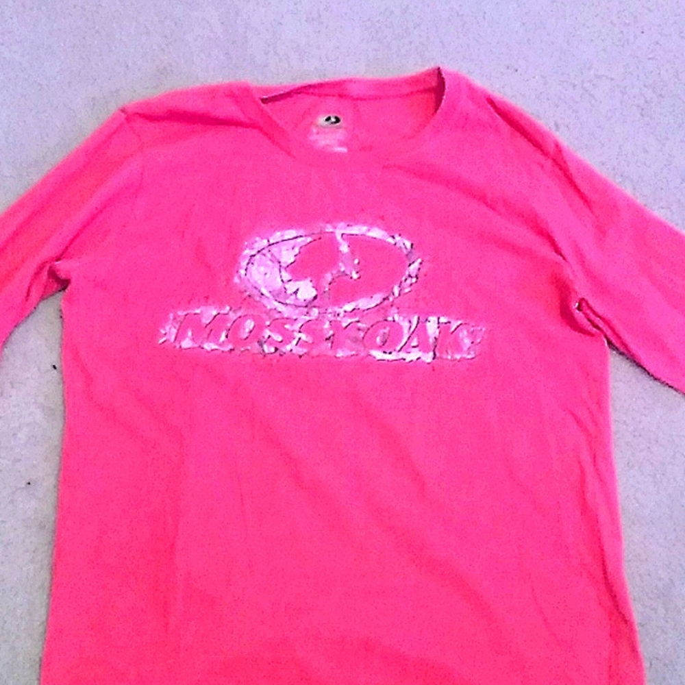 Mossy oak pink shirt